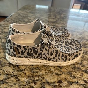 Hey Dudes Women’s 8